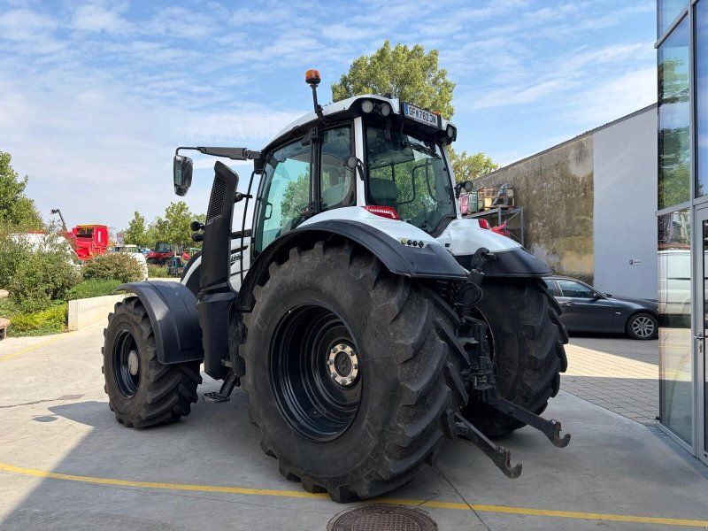Valtra T235