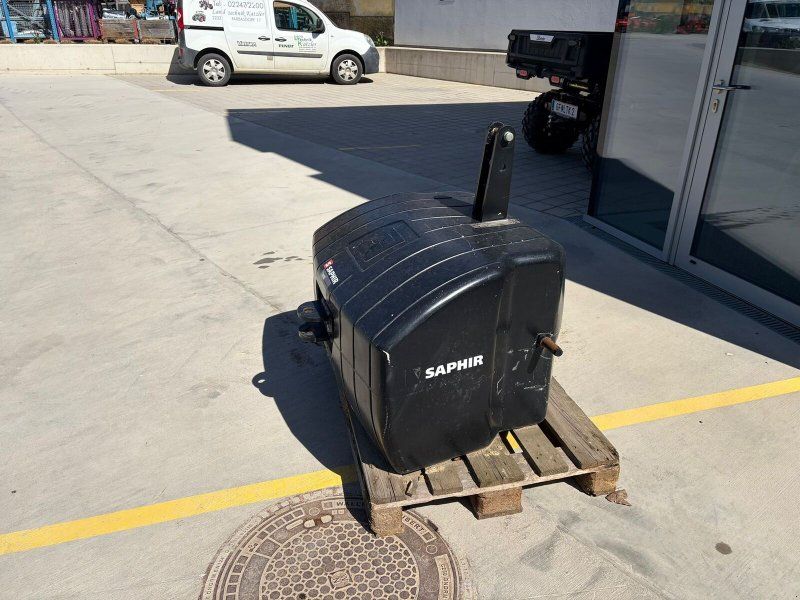 Saphir aus Stahlbeton 900 kg