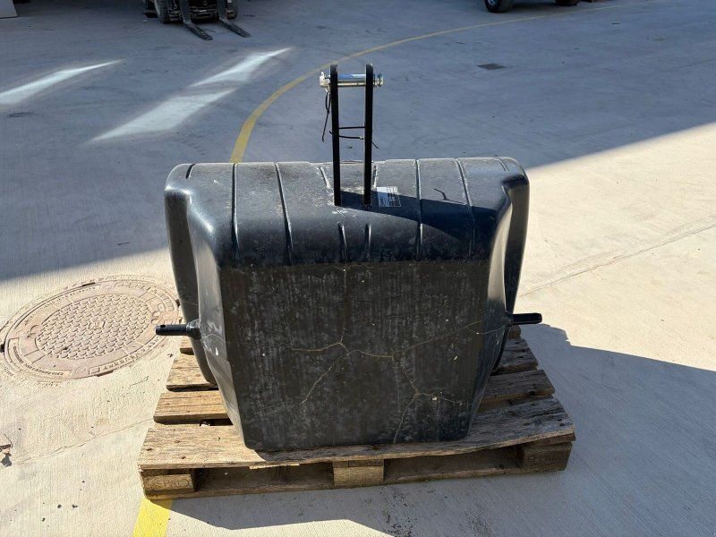 Saphir aus Stahlbeton 1100 kg
