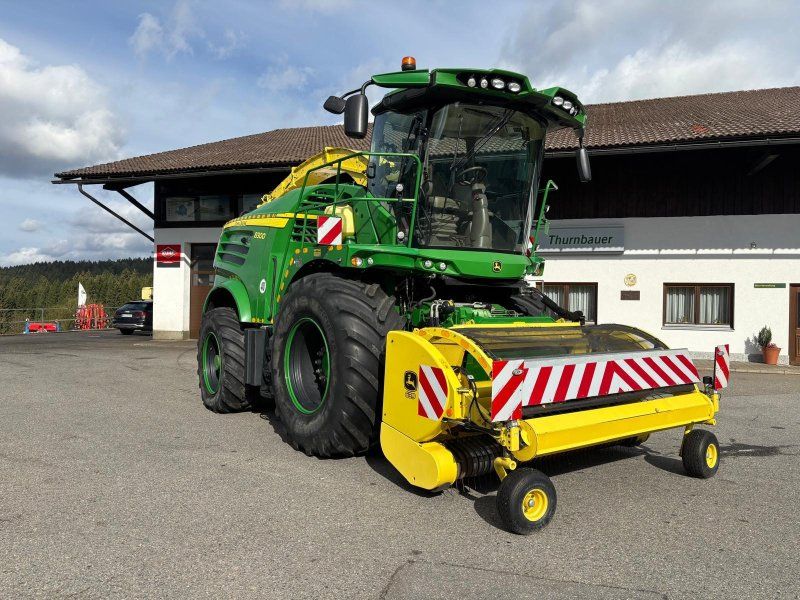 John Deere 8300
