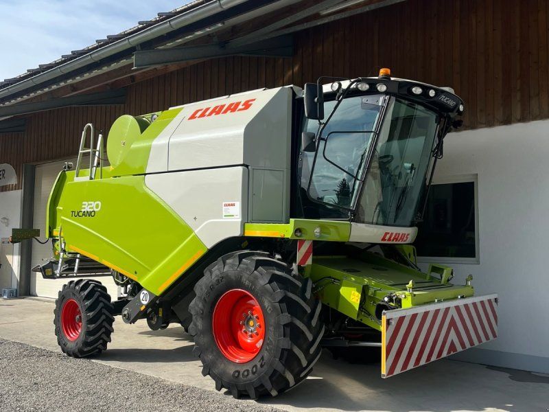 Claas Tucano 320