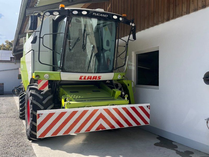 Claas Tucano 320