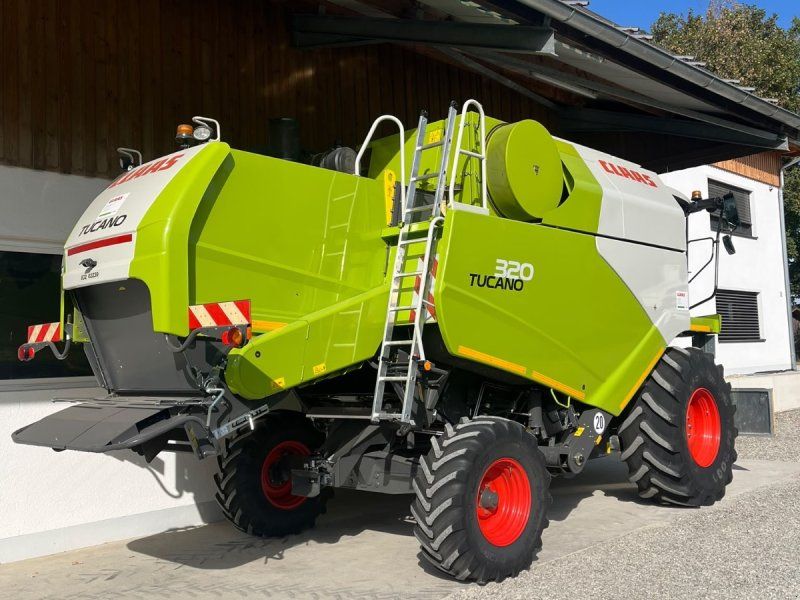 Claas Tucano 320