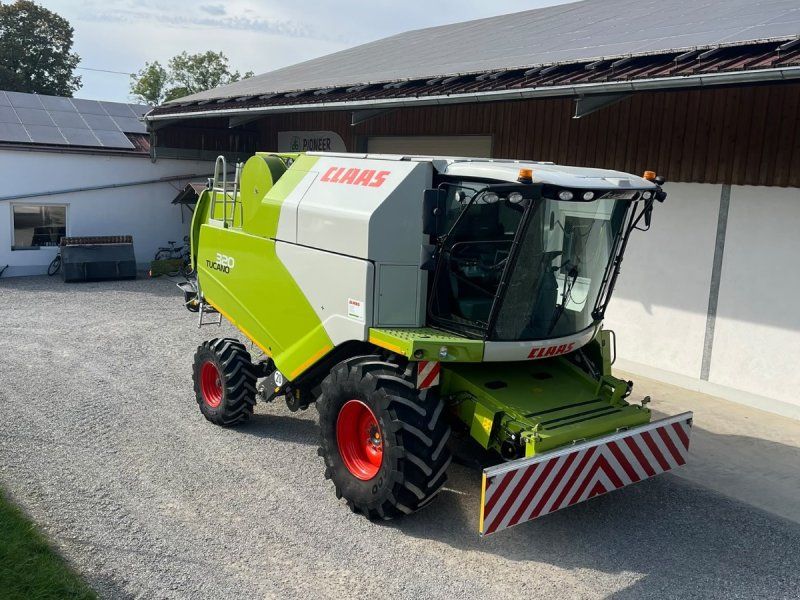 Claas Tucano 320