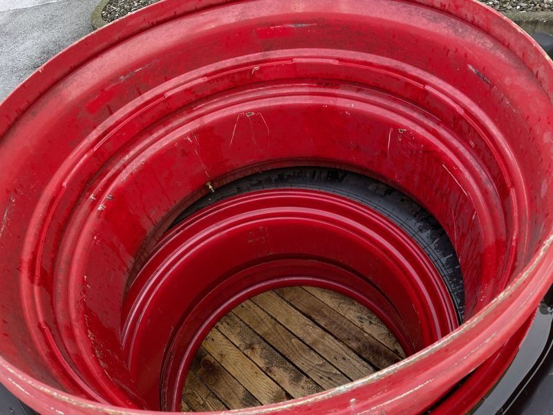 Fendt PETLAS, CEAT 480/70 R38
