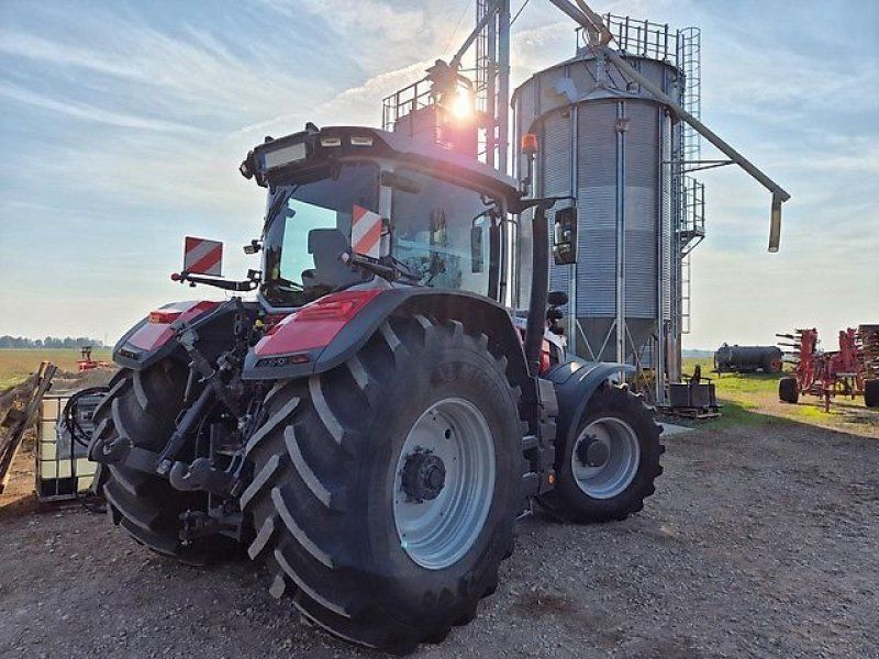 Massey Ferguson 8S.305
