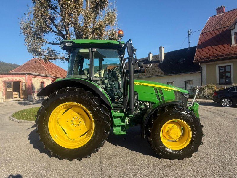 John Deere 5100R