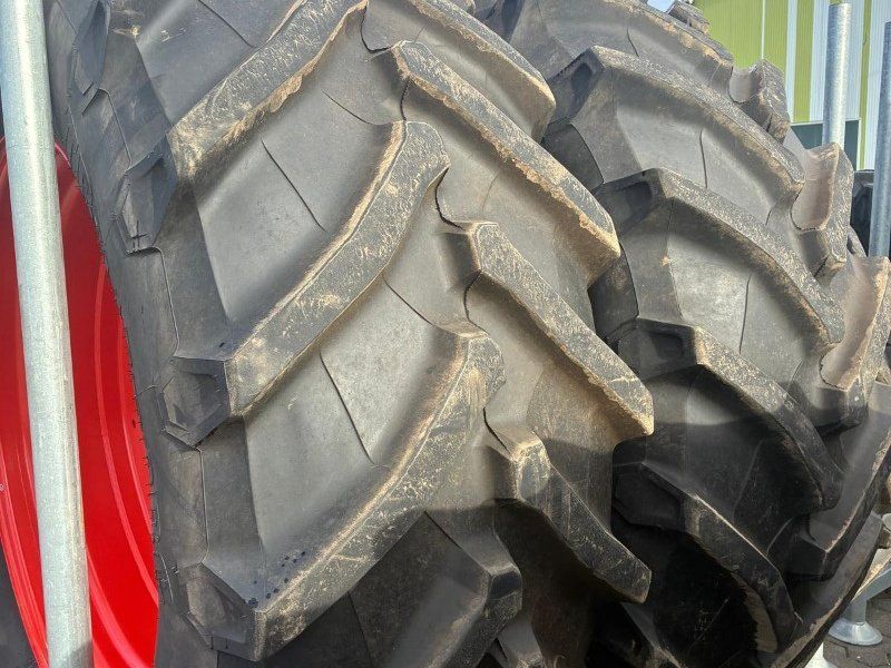 Trelleborg 650/65R42 + 600/65R28 TM 800 Claas Arion