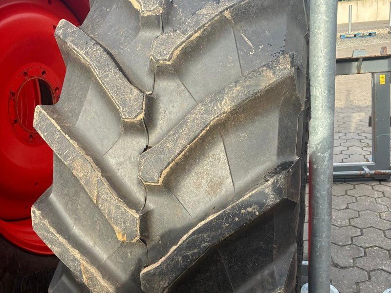 Trelleborg 650/65R42 + 600/65R28 TM 800 Claas Arion