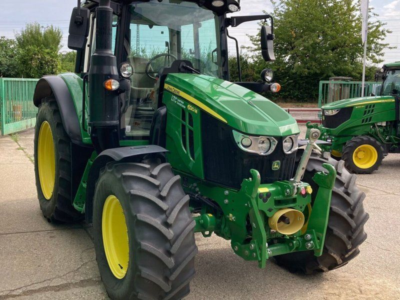 John Deere 6120M
