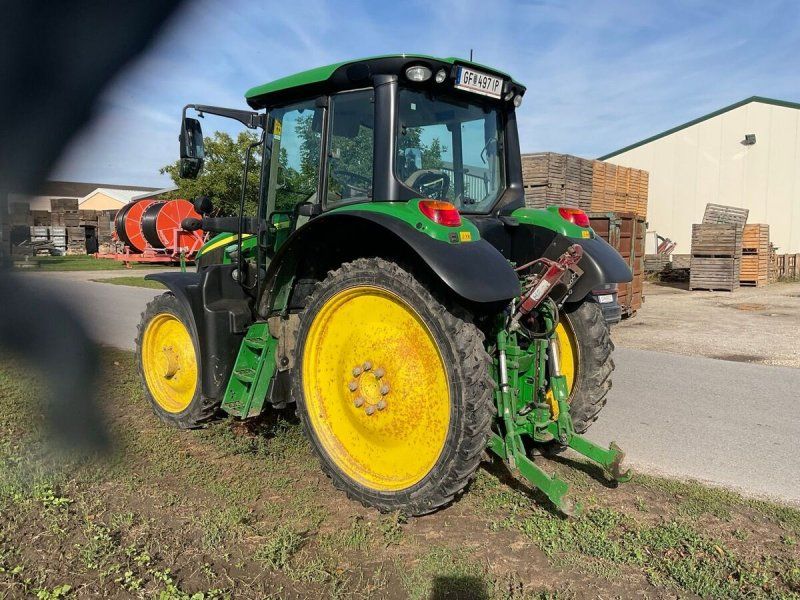 John Deere 6090M
