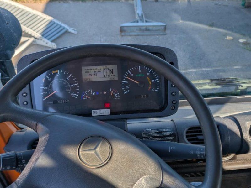 Mercedes-Benz U 300