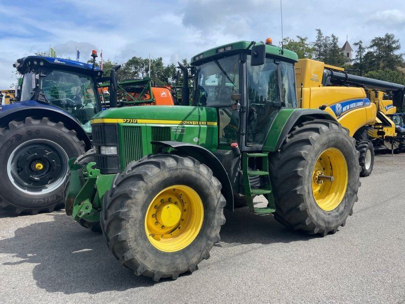 John Deere 7710