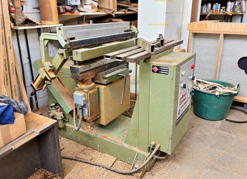 1985 Lino Busellato Unibohr 2000 Mehrspindel-Bohr- und Dübelmaschine