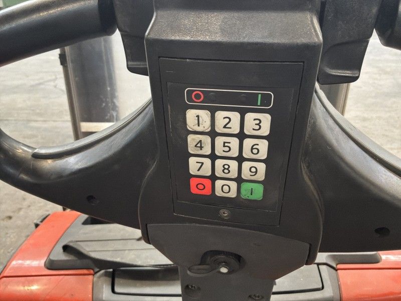 BT Staxio SWE100 Electric Walkie Stacker
