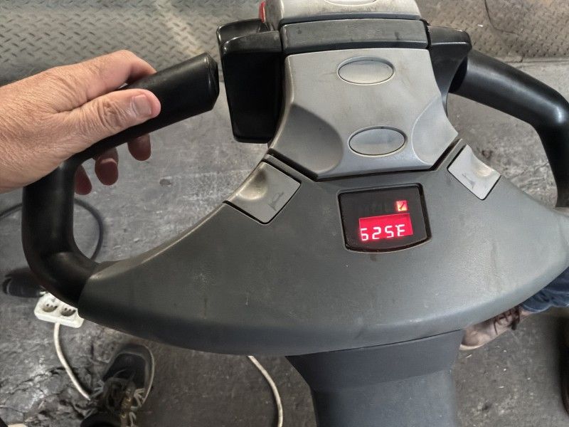 BT Staxio SWE100 Electric Walkie Stacker