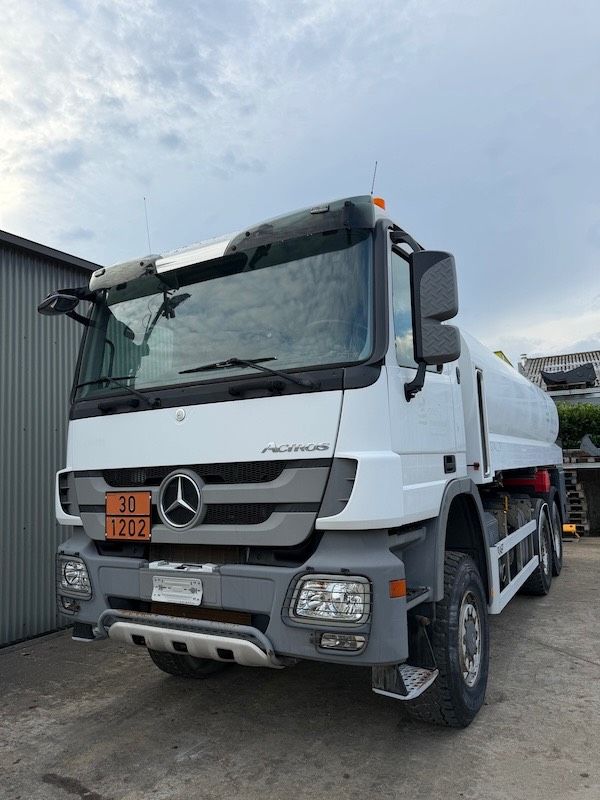 Mercedes-Benz Actros 3341
