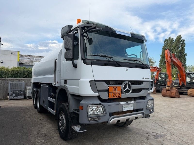 Mercedes-Benz Actros 3341