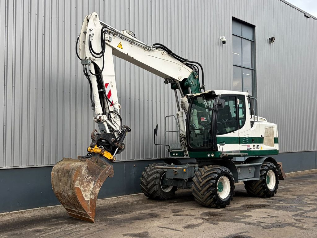 Liebherr A916