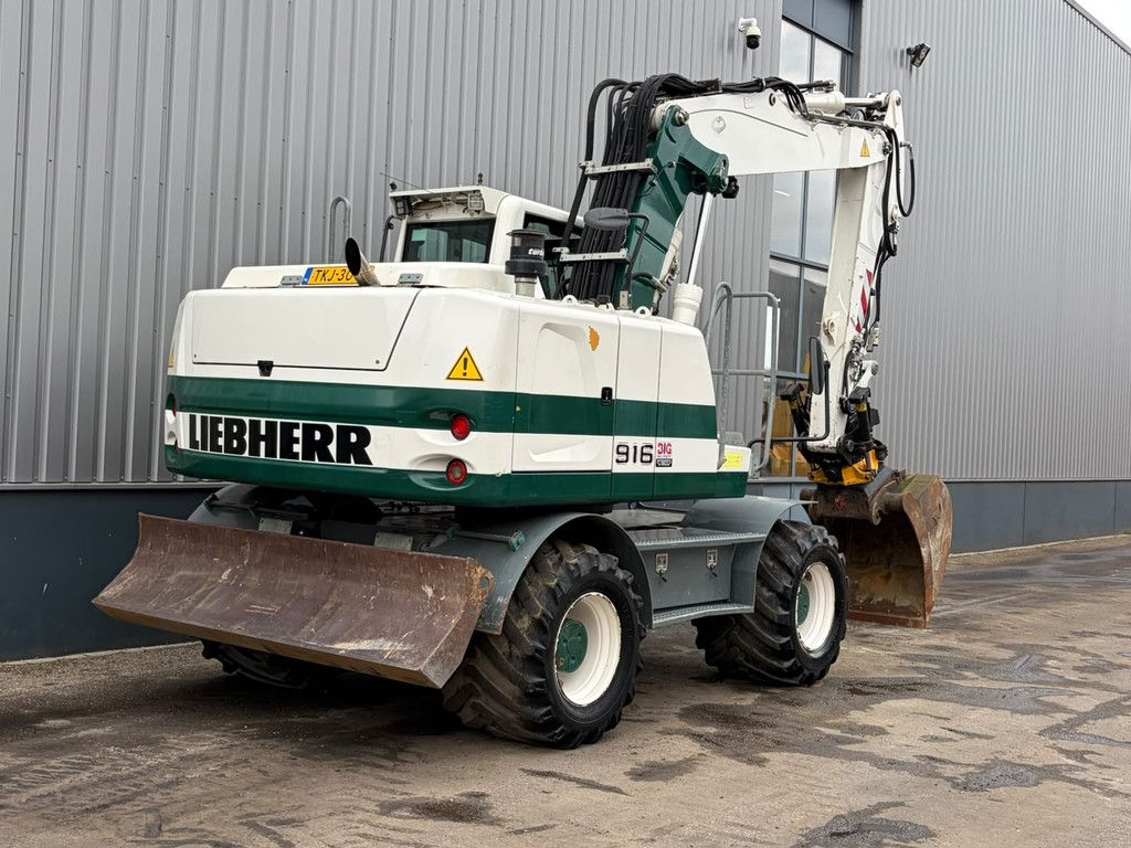 Liebherr A916