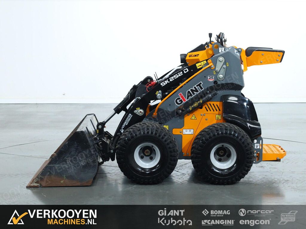 2021 Giant SK252D VK11054