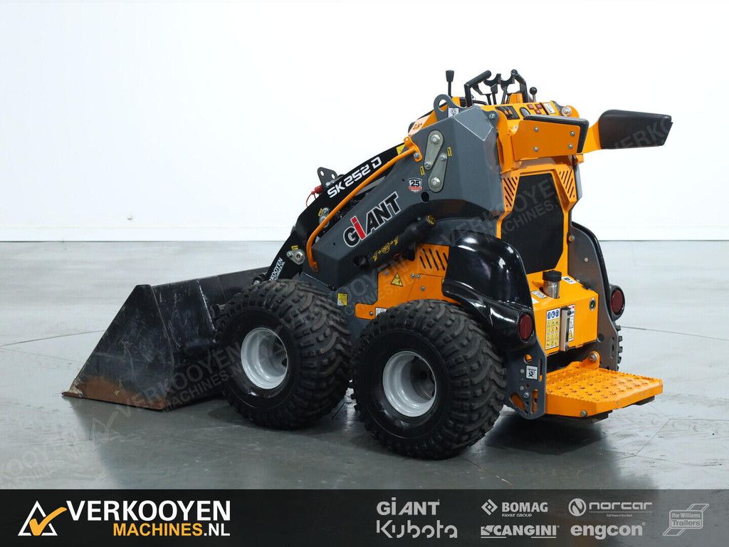 2021 Giant SK252D VK11054