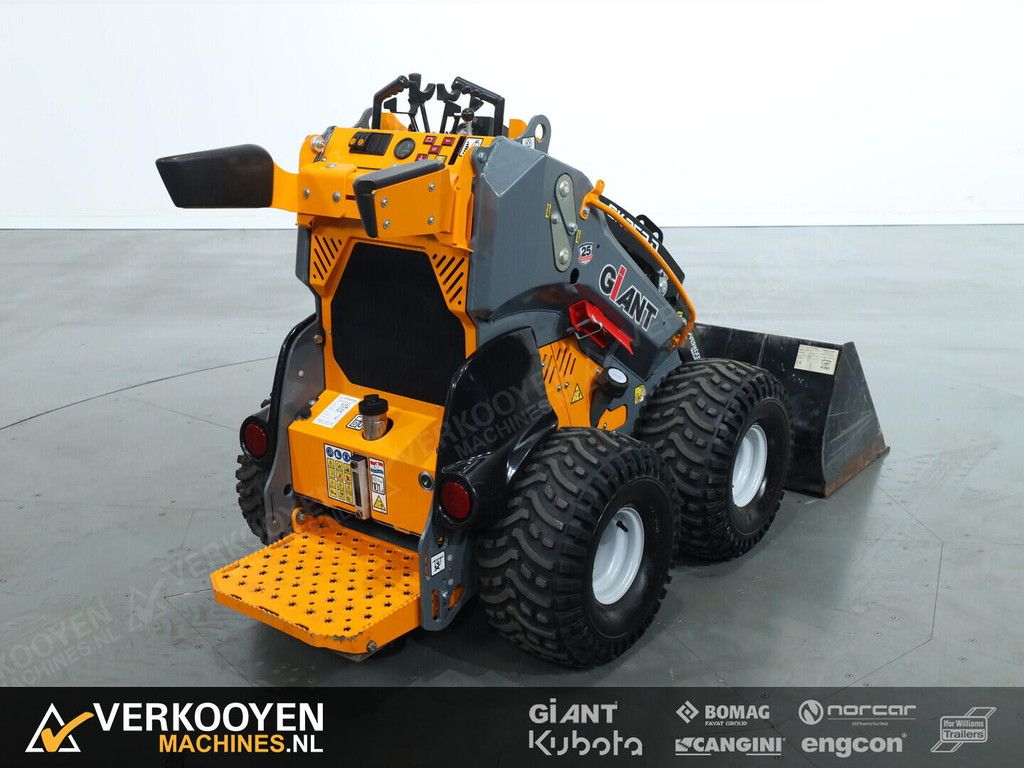 2021 Giant SK252D VK11054