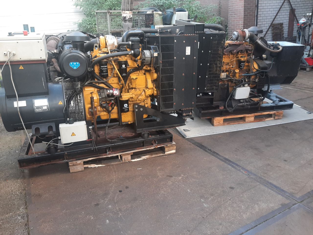 3x John Deere motor met generatoren mecc alte en stamford