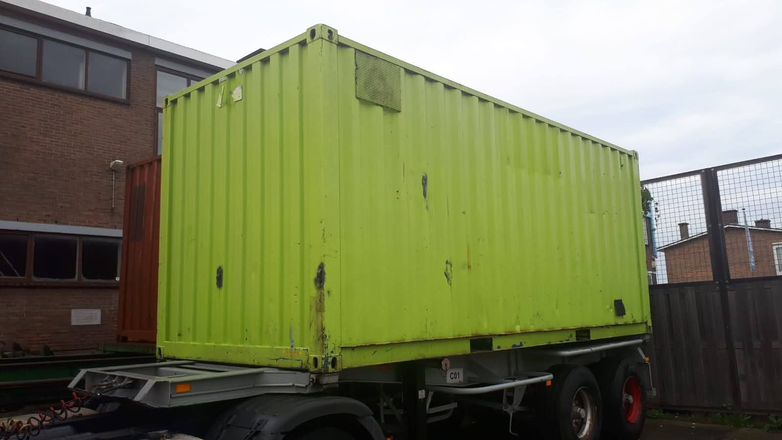 Vernooy schroot/metaal container 2x + div. 20 ft. en kiepbak ktk