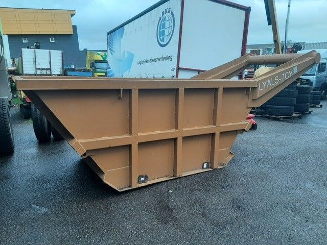 Vernooy schroot/metaal container 2x + div. 20 ft. en kiepbak ktk