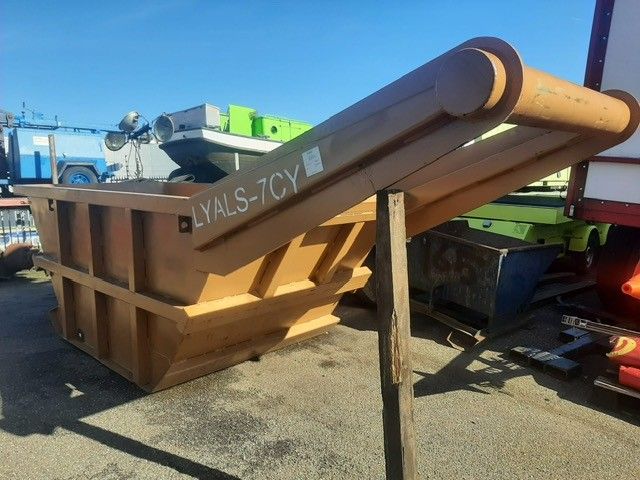 Vernooy schroot/metaal container 2x + div. 20 ft. en kiepbak ktk