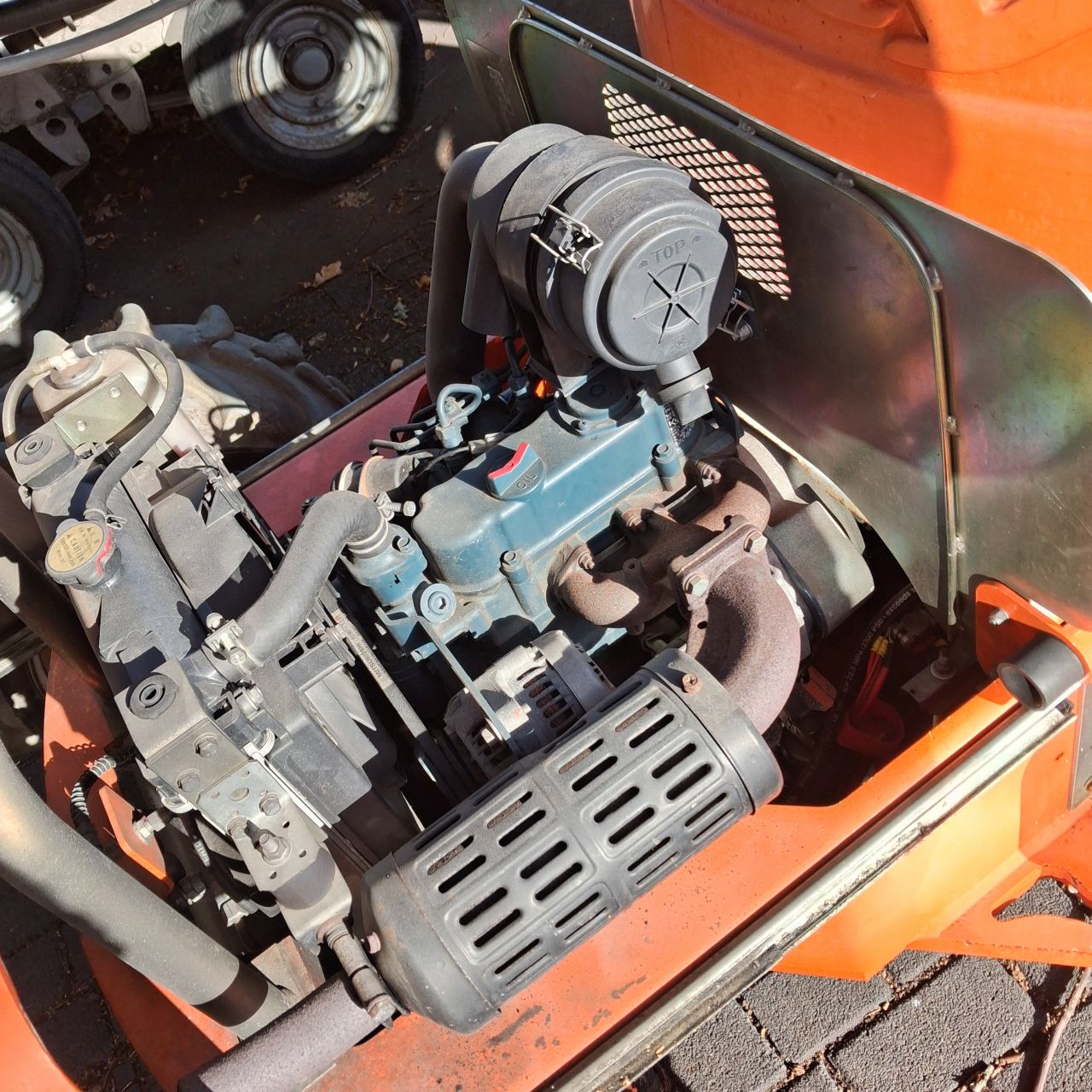 Nifty HR12DE4WD Knikarmtelescoophoogwerker.