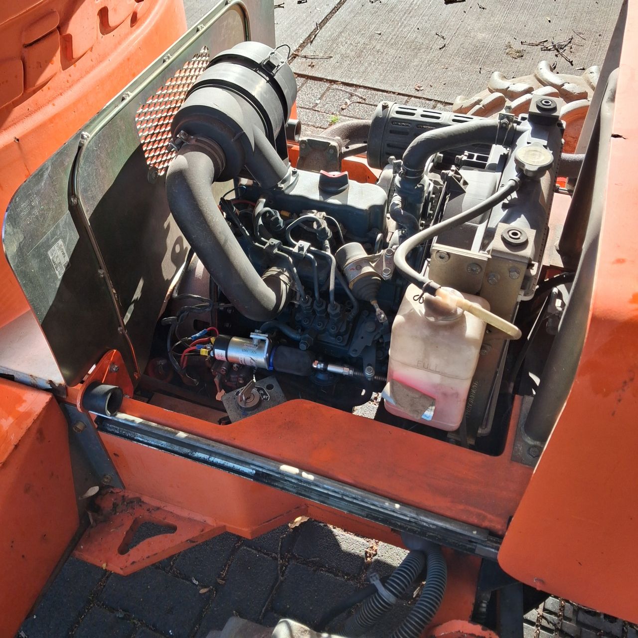 Nifty HR12DE4WD Knikarmtelescoophoogwerker.