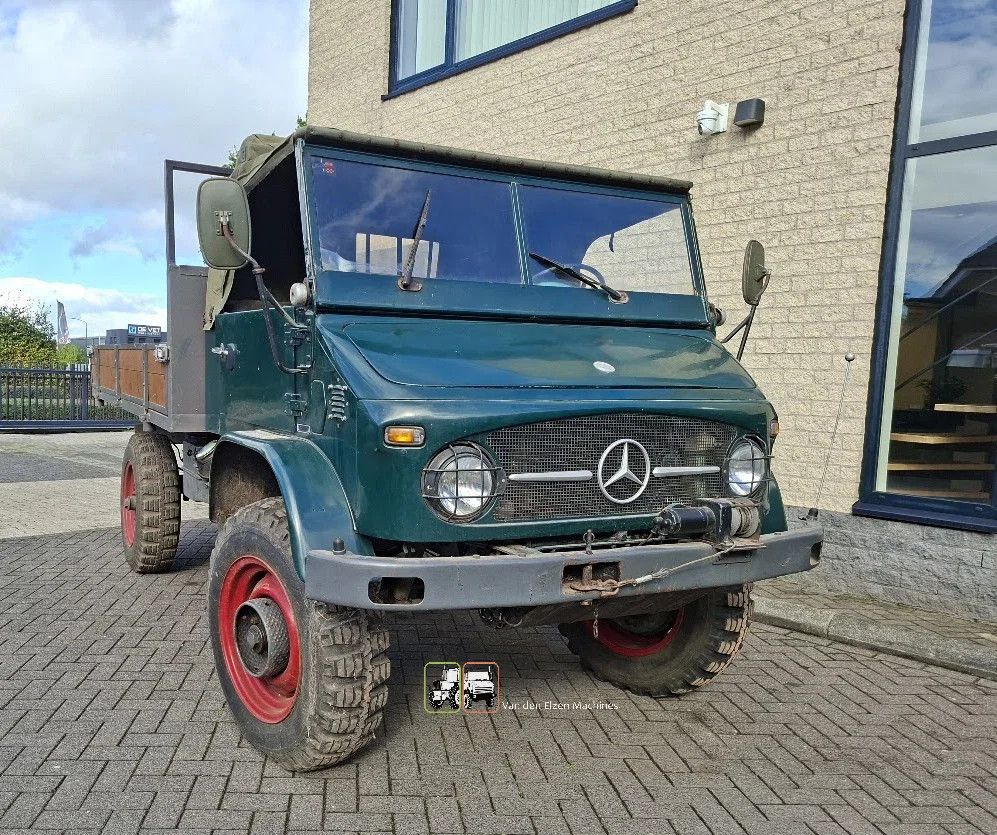 Mercedes-Benz Unimog 404