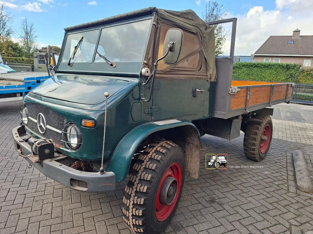 Mercedes-Benz Unimog 404