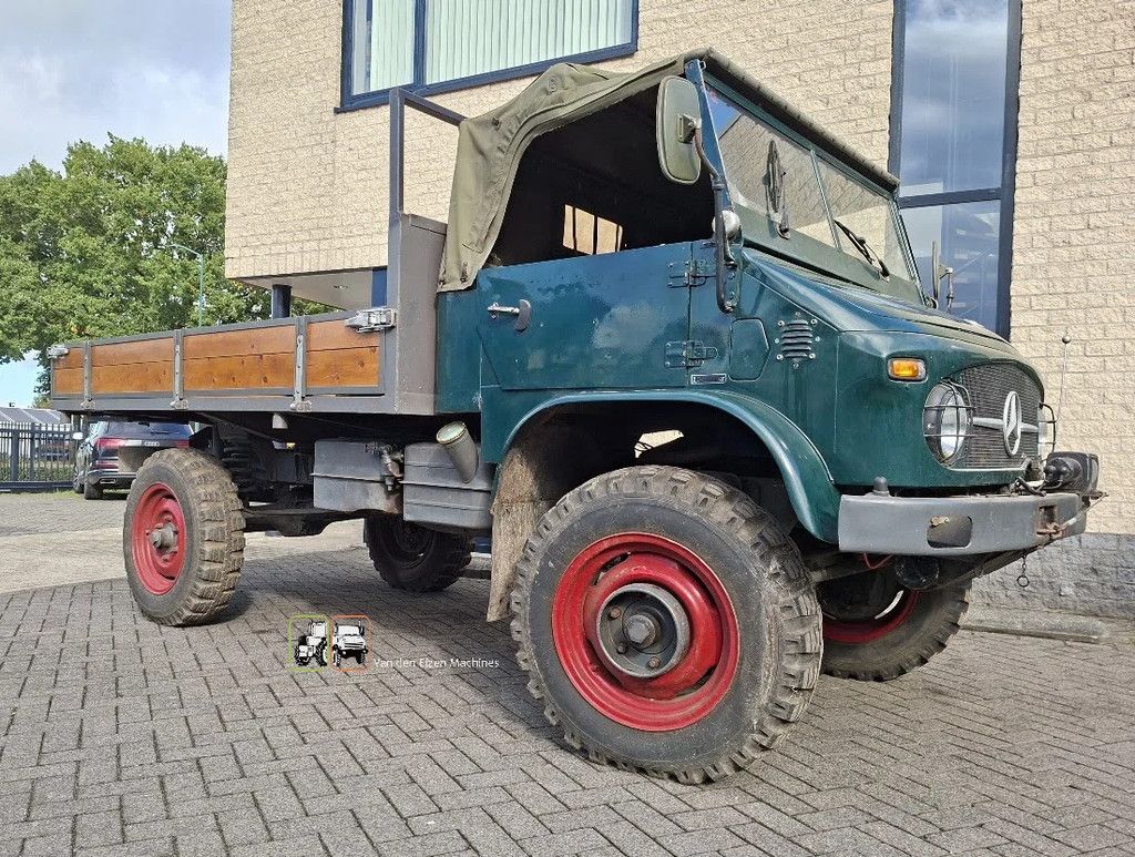 Mercedes-Benz Unimog 404