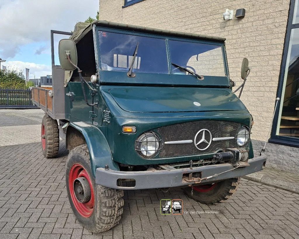 Mercedes-Benz Unimog 404