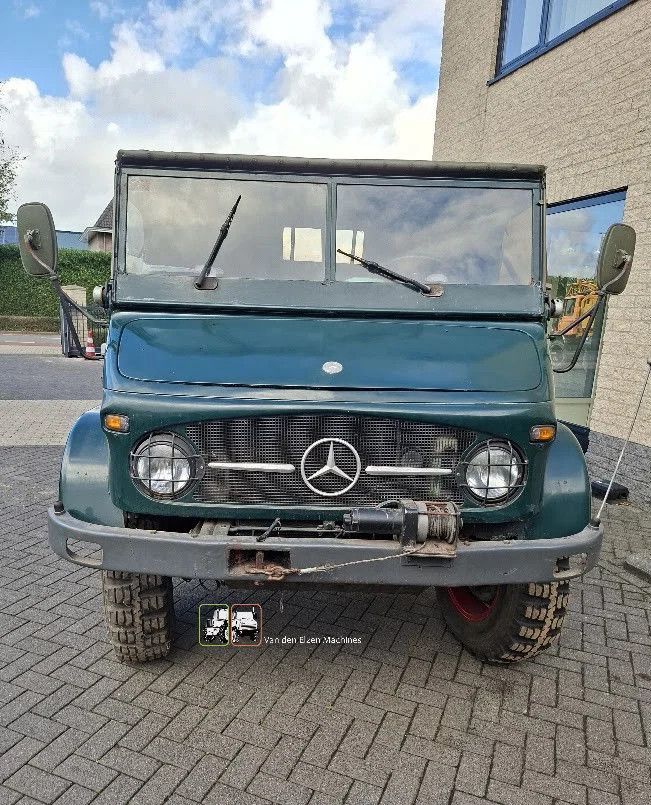 Mercedes-Benz Unimog 404