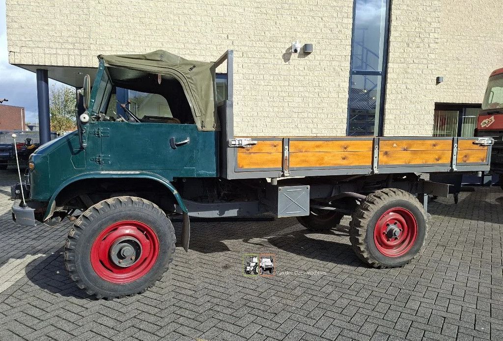 Mercedes-Benz Unimog 404