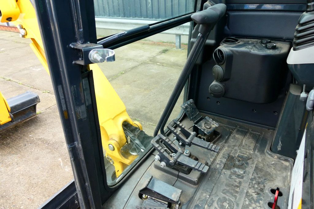 Komatsu PC16 RHS