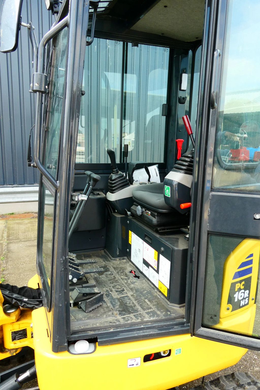 Komatsu PC16 RHS