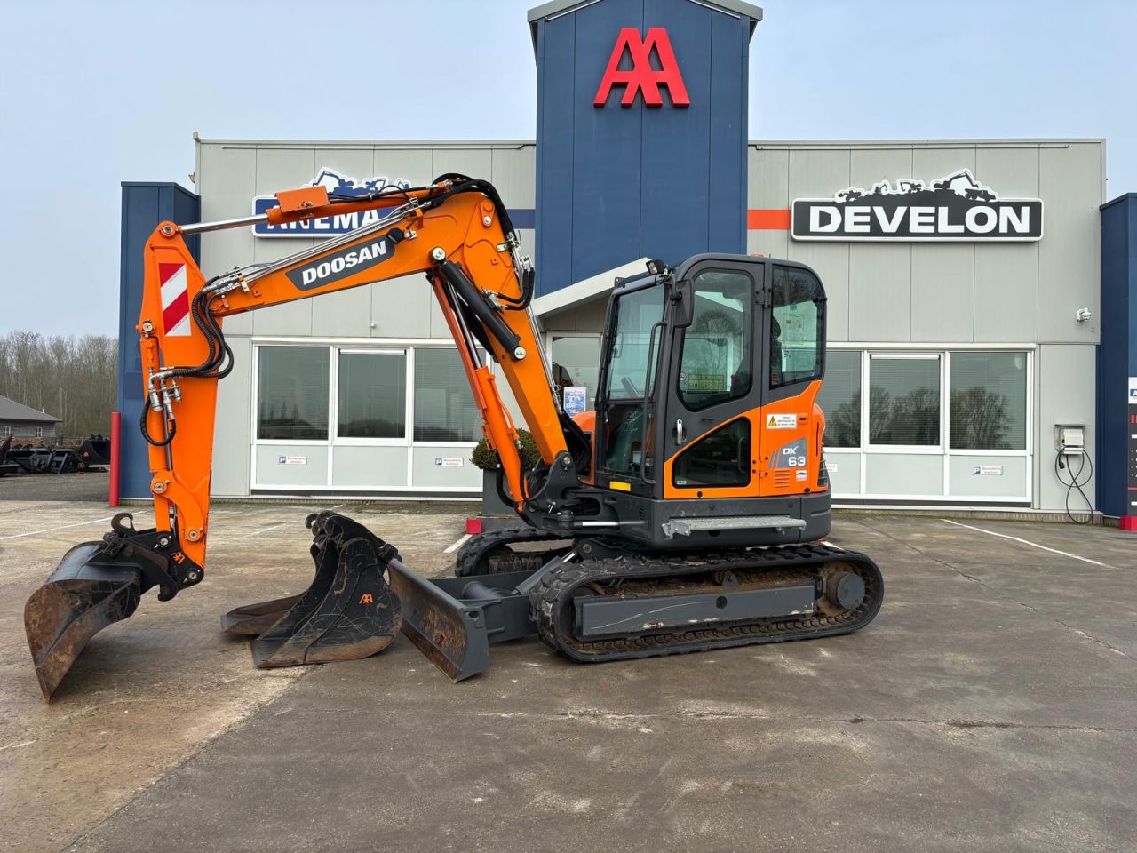 Doosan DX63-3