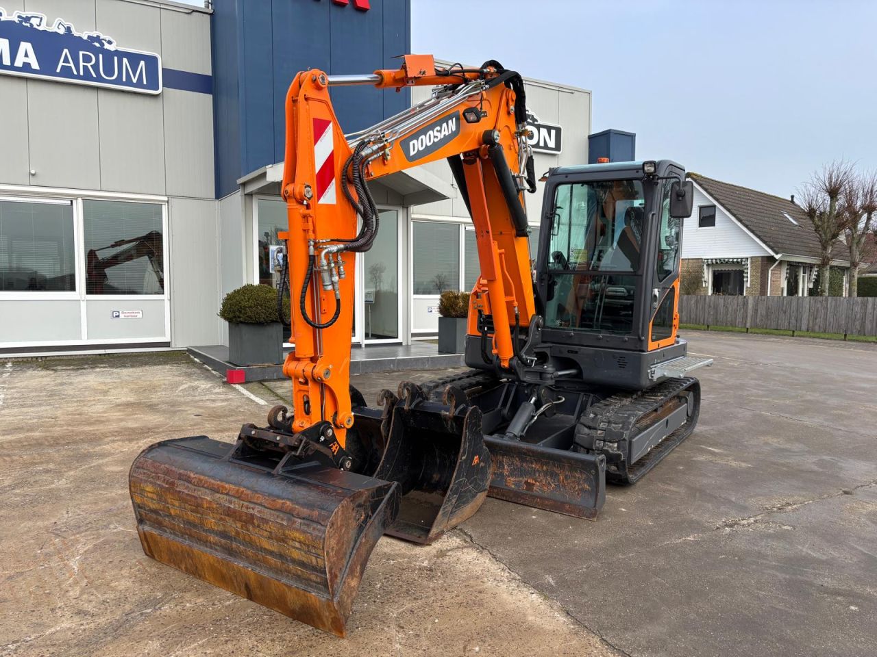 Doosan DX63-3