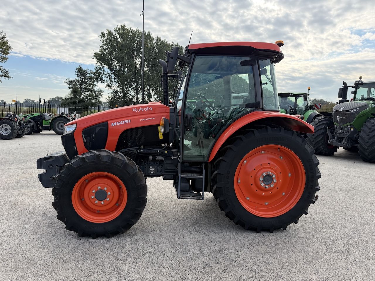 Kubota M 5091 Utility Narrow / Smalspoor