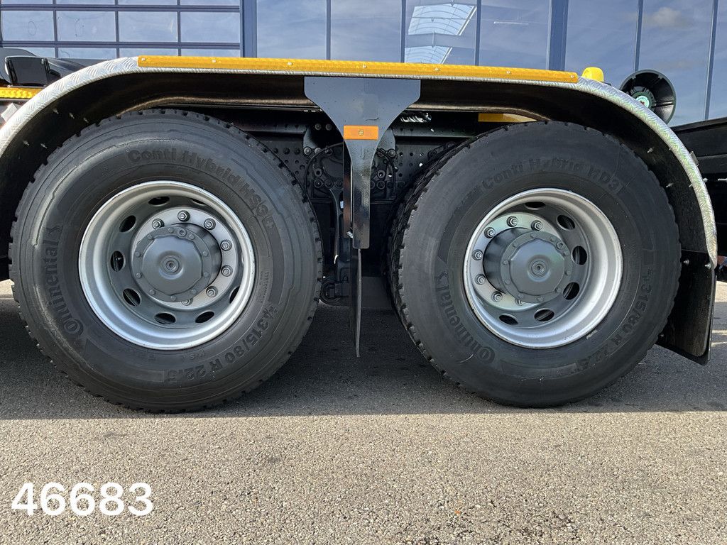 Mercedes-Benz Arocs 3242 8x4 Hiab 25 Ton haakarmsysteem Just 35.605 km!