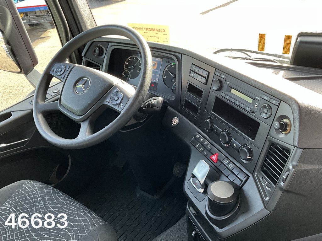 Mercedes-Benz Arocs 3242 8x4 Hiab 25 Ton haakarmsysteem Just 35.605 km!