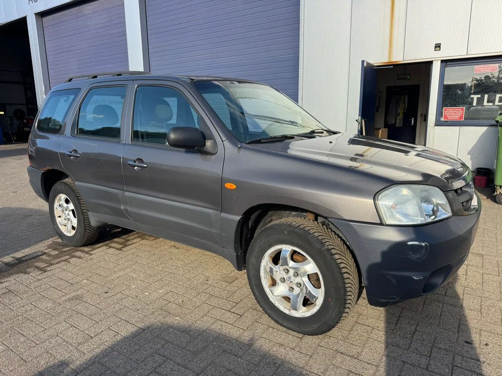 Mazda Tribute **PETROL-AIRCO-4x4**