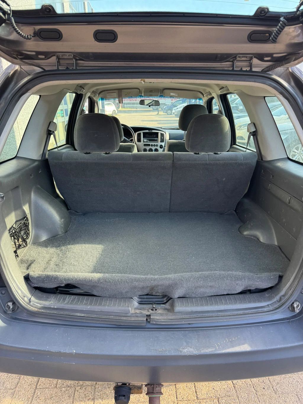 Mazda Tribute **PETROL-AIRCO-4x4**