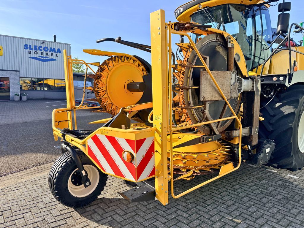 New Holland 60BFI Maisbek (Kemper 460 Plus)