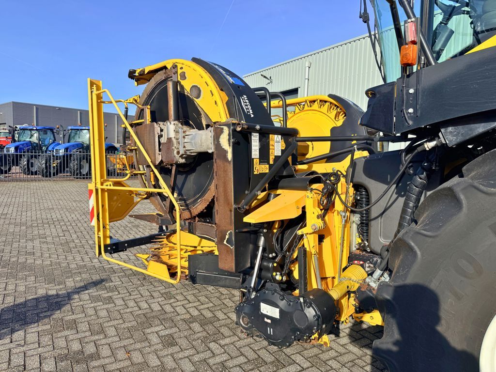 New Holland 60BFI Maisbek (Kemper 460 Plus)